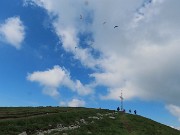 In LINZONE (1392 m) da Roncola il 9 maggio 2026 in solitaria ma incontrando tanti amici-FOTOGALLERY